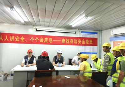 人人讲安全 个个会应急——市安监站开展“安全生产月”咨询日暨“联青服务日”主题活动
